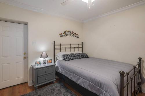 Beautiful 2 bedroom-Graduate Hospital-Back Patio