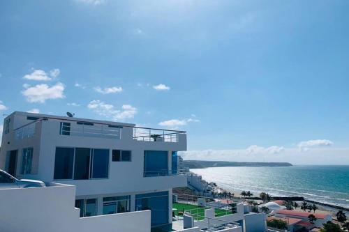 . Exclusivo Penthouse frente al mar con acceso a la playa - Club Privado en Manta