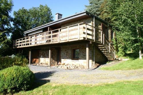 Place des Bons Amis gîte à louer Au Cheval Dot