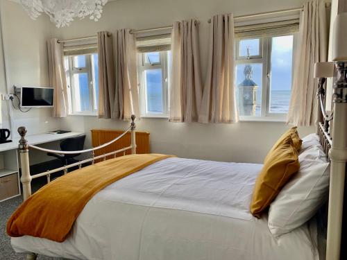 Waterfront Inn - image 2