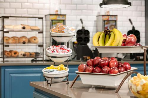 餐飲選擇, 威廉斯堡東布希花園麗怡酒店 (Country Inn & Suites by Radisson, Williamsburg East (Busch Gardens), VA) in 威廉斯堡市中心