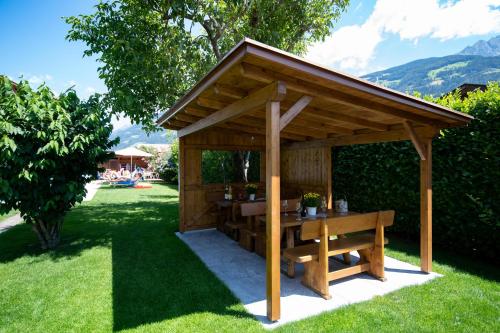 Dārzs, Ferienwohnungen Haus Christine in Rifiano - Rifian