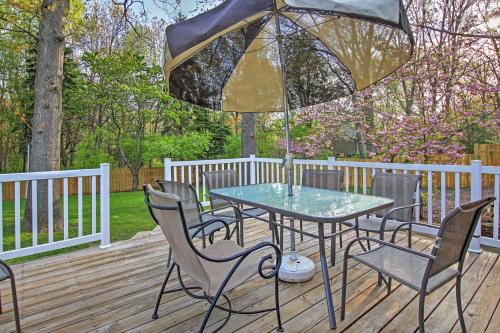 Updated Holland Home with Yard Near Holland St Park - image 11