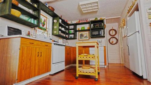 Vibrant Beachfront Galveston House with Ocean Views! - image 4
