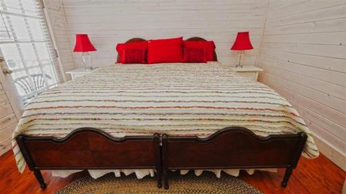 Vibrant Beachfront Galveston House with Ocean Views! - image 5