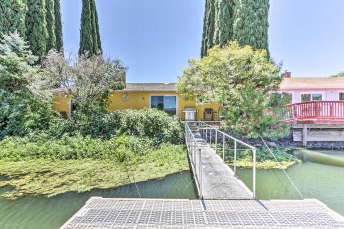 Wine Country Oasis with Waterfront Terrace and Dock! - image 4