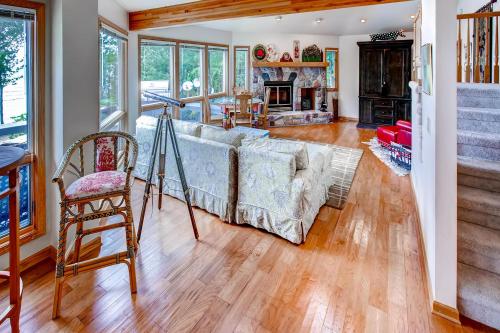 Lavish Charlevoix Home on Lake Michigan, Fire Pit in Charlevoix, USA