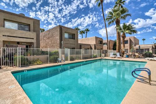 Southwestern Getaway in Mesa with Patio and Pool Access - Mesa