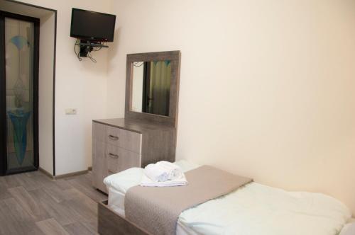 Downtown Yerevan Apartment - image 7
