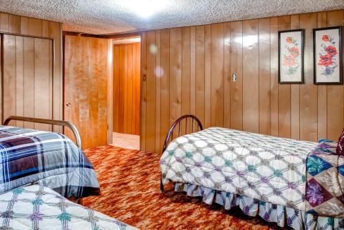 Charming Tropic Home by a Farm Near Bryce Canyon! - image 9