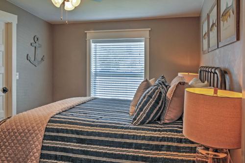 Rustic Chic Home 10 Mi to Otter Creek State Park! - image 4