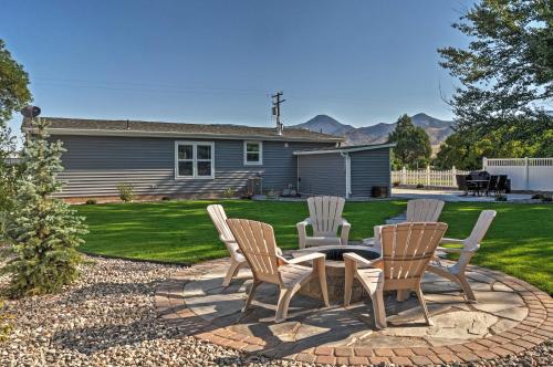 Rustic Chic Home: 10 Mi to Otter Creek State Park! in Circleville (UT)