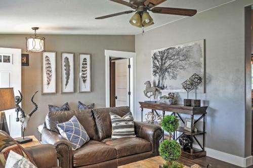 Rustic Chic Home: 10 Mi to Otter Creek State Park! in Circleville (UT)