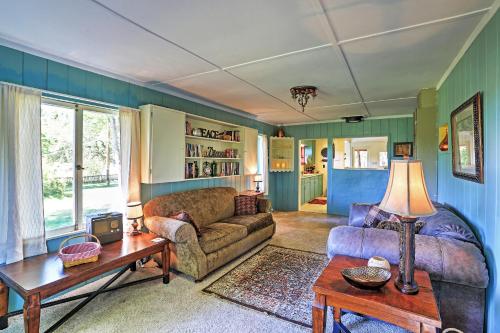 Quiet Durango Farmhouse with Beautiful Yard and Gazebo photo 4