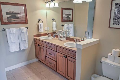 Gorgeous Wapato Point Lakehouse with Private Hot Tub - image 2
