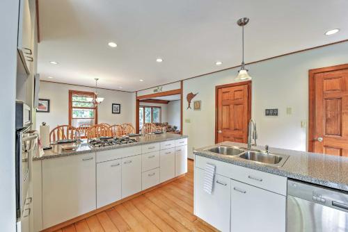 Charming Hyannis Home with Deck 0 2 Mi to the Beach - main image