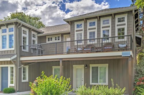 Gorgeous Wapato Point Lakehouse w/ Private Hot Tub in Mensona (WA)