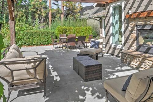Gorgeous Wapato Point Lakehouse w/ Private Hot Tub in Mensona (WA)