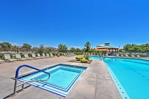 Modern San Tan Valley Family Home with Community Pool - image 5