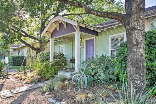 Trendy Austin Soul Home Walk to South Congress! in Austin, USA