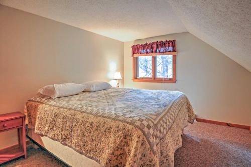 Spacious Bartlett Townhome Less Than 6 Mi to Attitash Mtn!