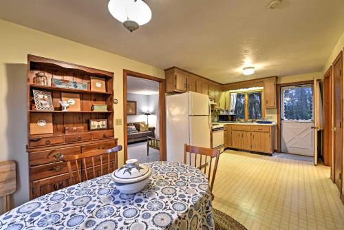 Cape Cod Home Seasonal Pool and BBQs 2 Mi to Beach - image 6