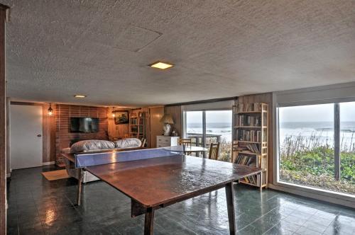 Grandmas House Charm and Depoe Bay Whale Watching - main image