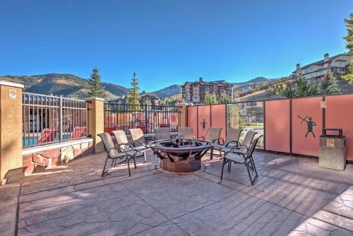 Ski-In and Ski-Out Studio at Sundial Lodge with Hot Tub! - image 2