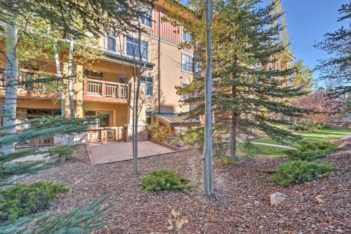 Ski-In and Ski-Out Studio at Sundial Lodge with Hot Tub! - image 9