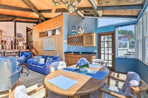 Oceanfront Irish Beach Sea Haven Home with Hot Tub - image 8