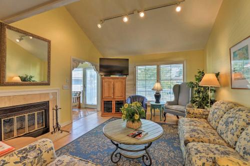 Reduced! 3BR Isle of Palms House Close to Beach! - image 6