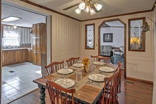 Captivating Cadiz Hideaway w/ Deck on Lake Barkley in Blue Spring (KY)