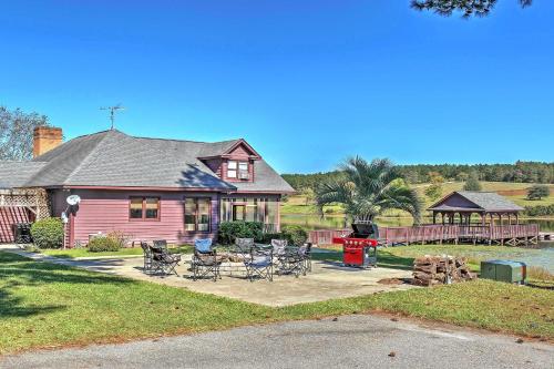 Cottage by the Pond on Gorgeous Expansive Estate - main image