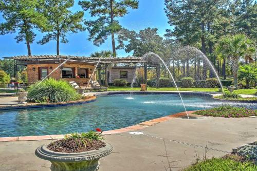 Cottage by the Pond on Gorgeous Expansive Estate in Ridgeway, USA