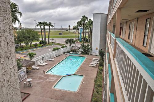 Corpus Christi Surfside Suite with Beach Access! - image 36