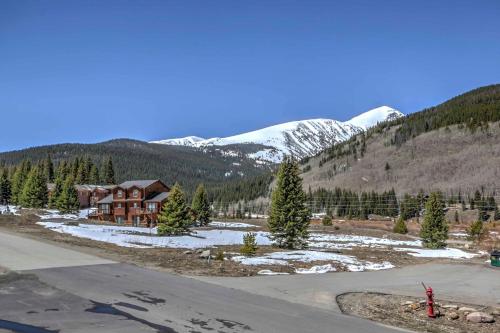 Blue River Condo with Views - 5 Mi to Breckenridge!