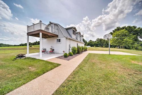 Updated Berger Cottage with Pool on a Private Farm! - image 4