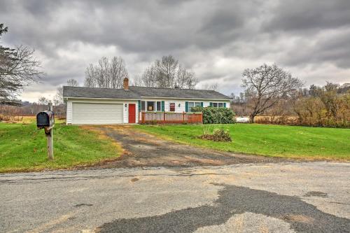 Serene Retreat - 7 Mi to All Star Village in Otego, USA