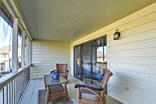 Coastal Townhome with Pool Access - Walk to Beach! - image 4