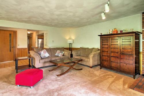 Scenic Bartlett Home with Deck - 1 Mi to Storyland! - image 5