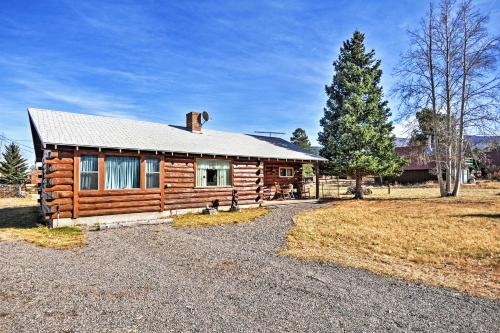 South Fork Log Cabin with Beautiful Mountain Views!