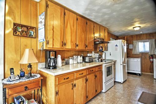 South Fork Log Cabin with Beautiful Mountain Views! in South Fork, USA