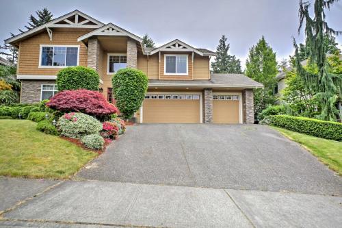 Kirkland Home with Backyard 2 Mi to Lake Washington, Kirkland