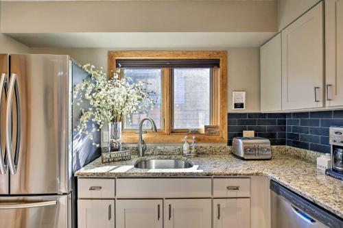 Luxe Breck Home Walk to Main Street and Ski Lifts! - image 2