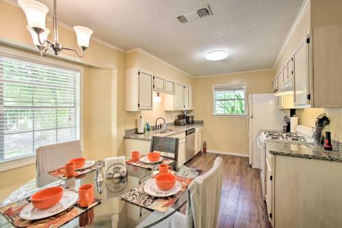 Luxe Cajun Home in Bayou Country, Near River Ranch in Lafayette, USA