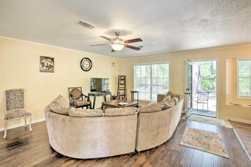 Luxe Cajun Home in Bayou Country, Near River Ranch in Lafayette, USA