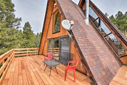 A-Frame Cabin with Mtn Views 4 Mi to Cripple Creek!