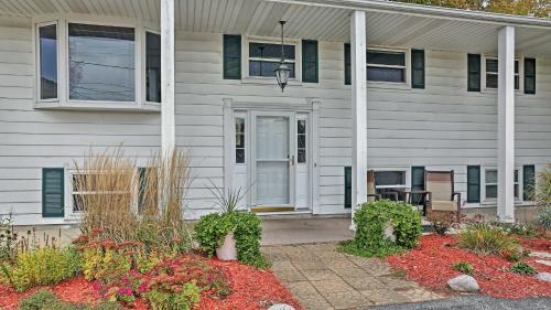 Charming Bay City House with Deck Walk to Lake Huron - image 5