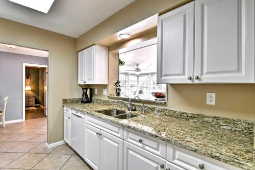 Florida Home 3 Mi to Siesta Key, Walk to Gulf Gate in Sarasota, USA