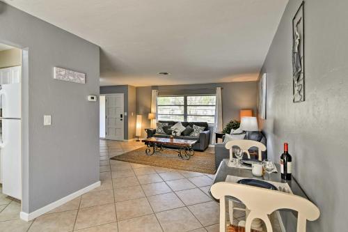 Florida Home 3 Mi to Siesta Key, Walk to Gulf Gate in Sarasota, USA
